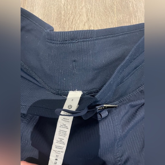 Lululemon dance joggers navy blue size 8 - Picture 2 of 3